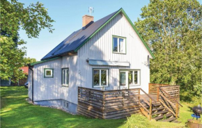 Awesome home in Ullared w/ 2 Bedrooms